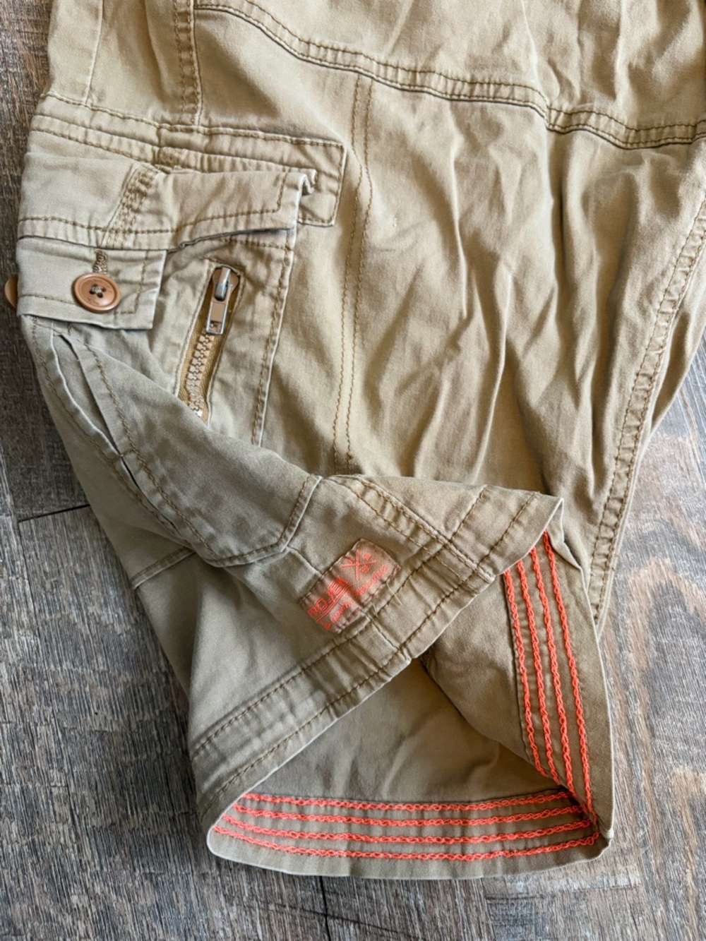 Men's Tan Cargo Shorts - Casual Utility Style - Picture 3 of 6